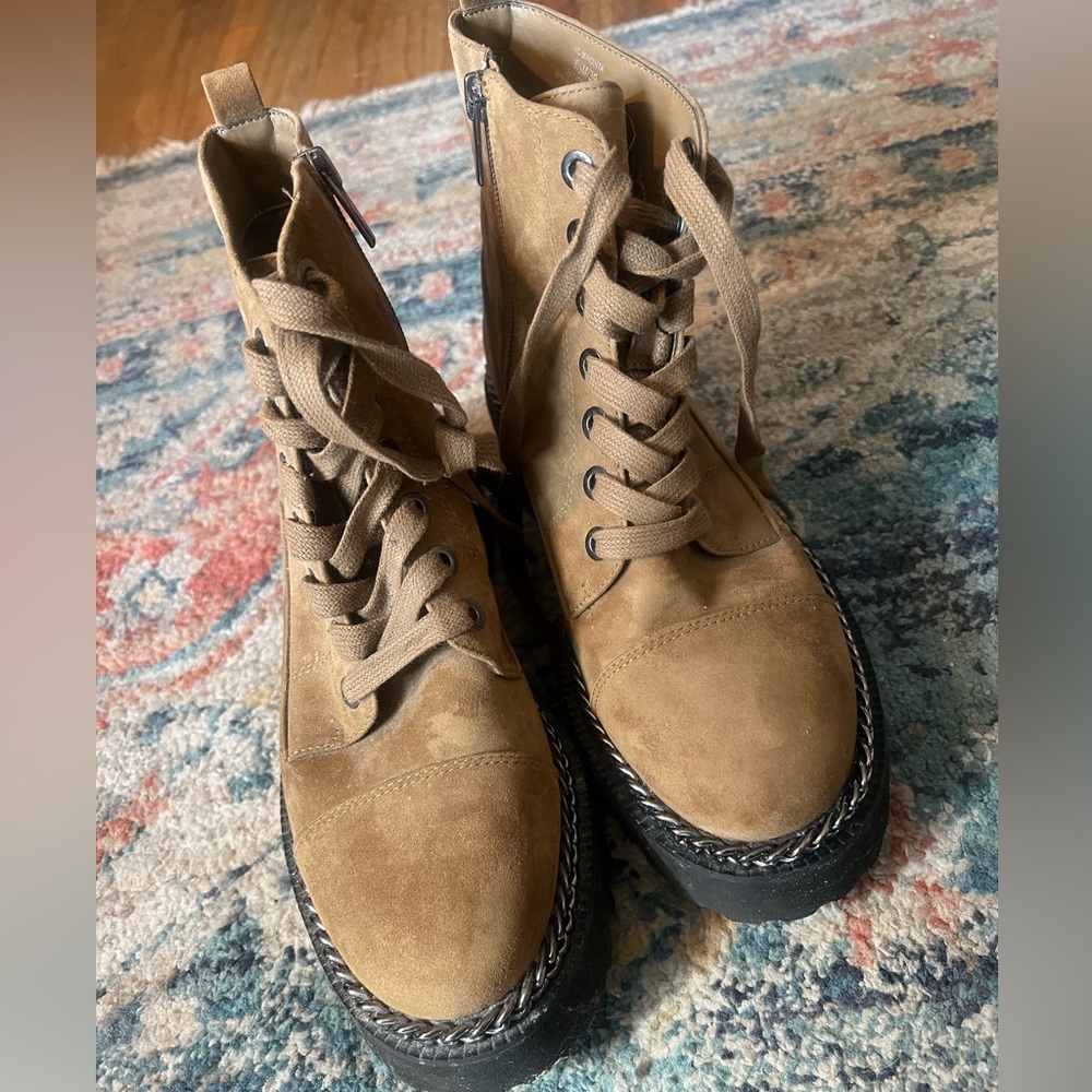 Vince Camuto Combat